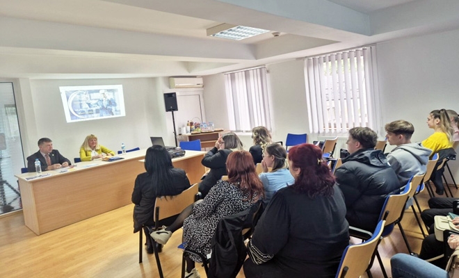 CECCAR Maramureș, partener în educație: studenții UVVG – Extensia Baia Mare, în vizită la sediul filialei