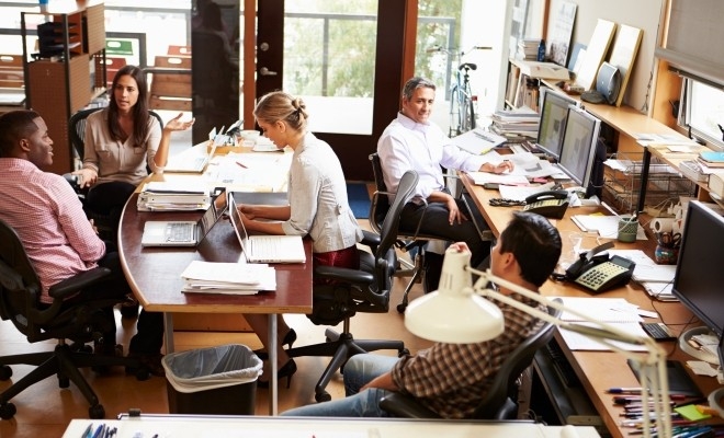 Parlamentul Greciei a aprobat posibilitatea extinderii zilei de lucru la 13 ore