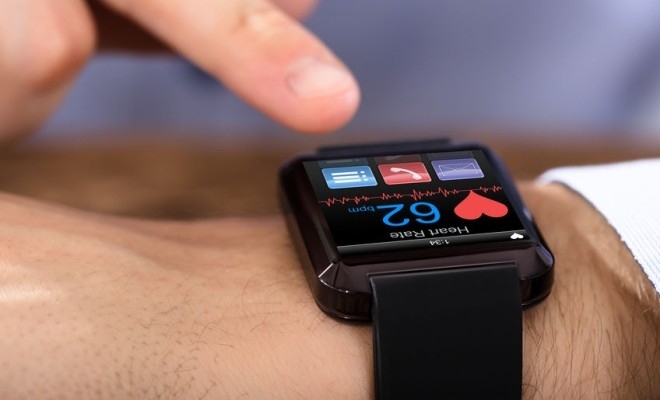 Sondaj PwC România: Aproape 70% dintre români folosesc dispozitive de monitorizare a sănătății și 41% evită alimentele ultraprocesate