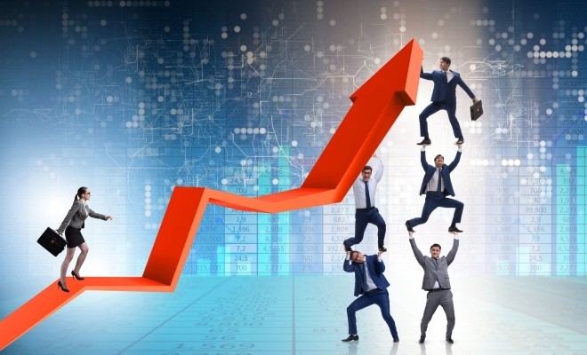 Companiile românești accelerează în pofida crizelor