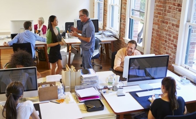 Firmele și persoanele fizice vor avea la dispoziție 18 luni pentru actualizarea treptată a codurilor CAEN, ca urmare a intrării în vigoare, la 1 ianuarie 2025, a versiunii actualizate CAEN Rev.3