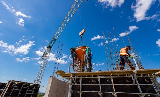 Volumul producției din construcții ar urma să scadă cu 18% în primul trimestru din 2026