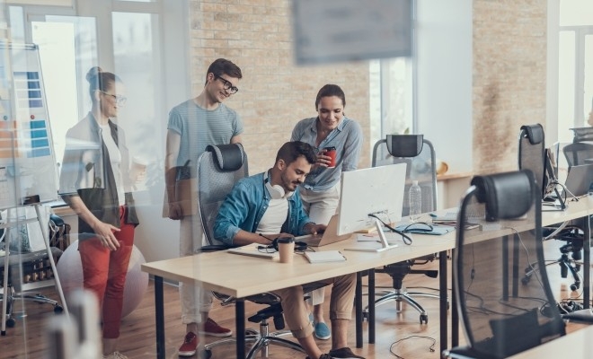 MF: Numărul de posturi ocupate în instituțiile și autoritățile publice a scăzut cu 3.956 în septembrie 2025