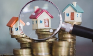Ratele creditelor ipotecare scad ca pondere în veniturile unui debitor pe termen lung, în ciuda variației dobânzilor