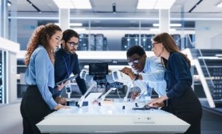 Studiu Deloitte: Departamentele financiare văd deja beneficii clare din utilizarea inteligenței artificiale