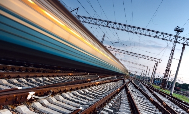 Ministrul Transporturilor intenţionează să folosească PNRR pentru reabilitarea căii ferate şi se gândeşte la trenuri de mare viteză