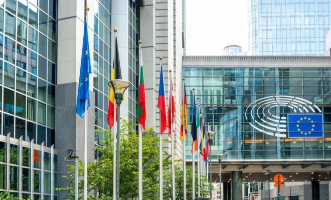 Comisia Europeană propune o adeverință electronică verde pentru a facilita libera circulaţie
