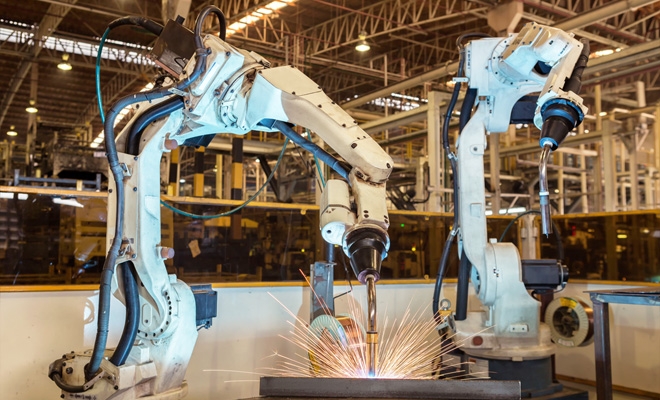2,4 milioane de roboți industriali operează în prezent în fabricile din întreaga lume