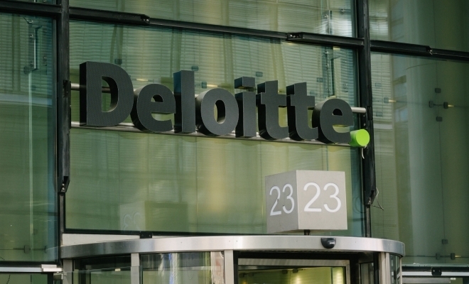 Deloitte: Piața de fuziuni și achiziții va însuma circa 100 de tranzacţii în 2019, iar tranzacţiile cu credite neperformante vor continua să scadă