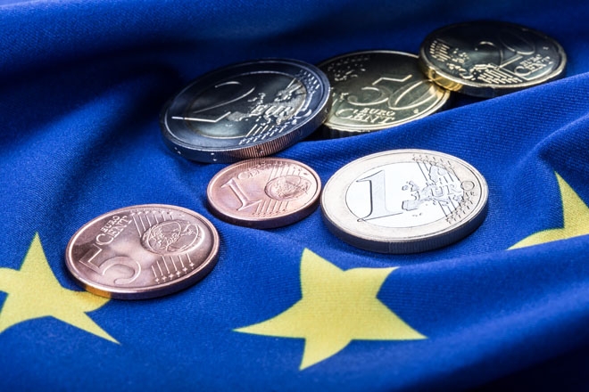 UE a înregistrat un deficit al balanţei comerciale de 25,2 miliarde euro, în primele 11 luni din 2018