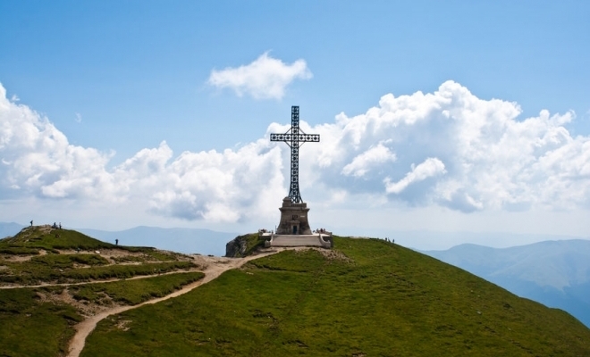 O misiune la altitudine: restaurarea Crucii Eroilor de pe Caraiman