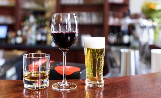 Eurostat: România avea anul trecut cele mai mici preţuri din UE la băuturile alcoolice