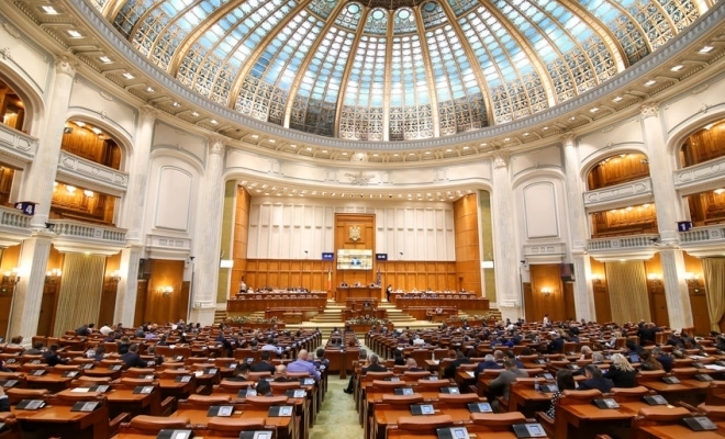 Parlamentul a votat proiectul privind impozitarea pensiilor speciale